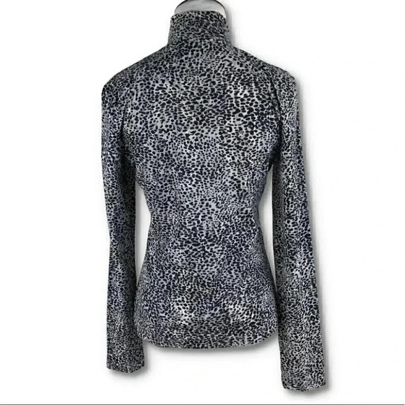 St. John top sz S black gray Leopard print long sleeve mock turtleneck stretch - Picture 5 of 10